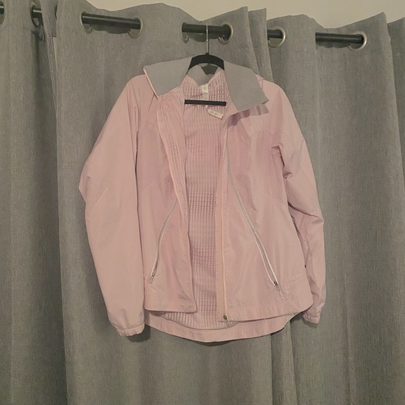 lululemon athletica Jackets & Blazers - Lululemon Athletica C5 size 8 light pink hoodie rain jacket